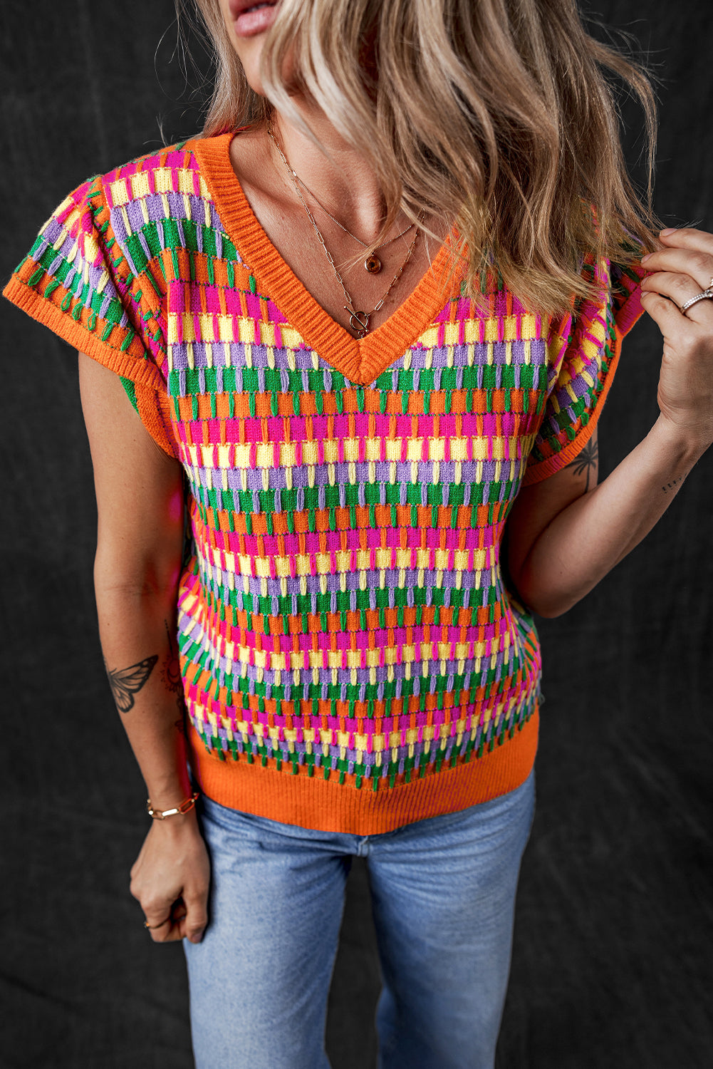 Orangefarbenes, mehrfarbiges Strickpullover-Oberteil mit Flatterärmeln