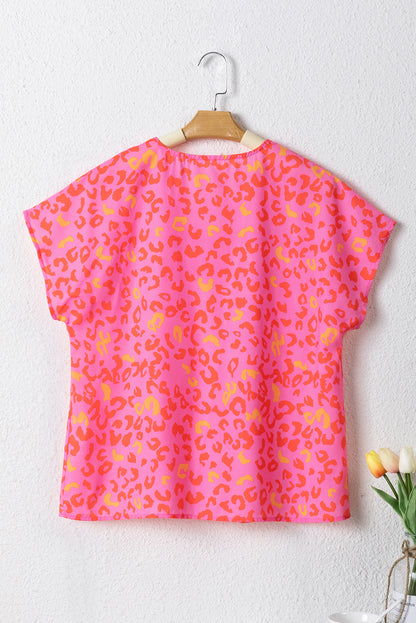 Rosa Bluse mit V-Ausschnitt und Leopardenmuster