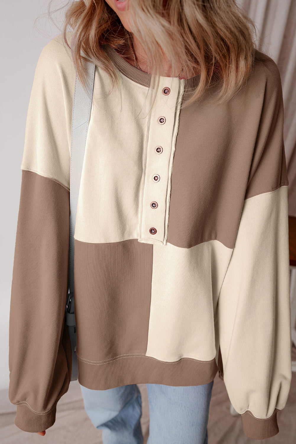 Parchment – Henley-Sweatshirt mit Farbblockdesign und hohem Bund in Übergröße