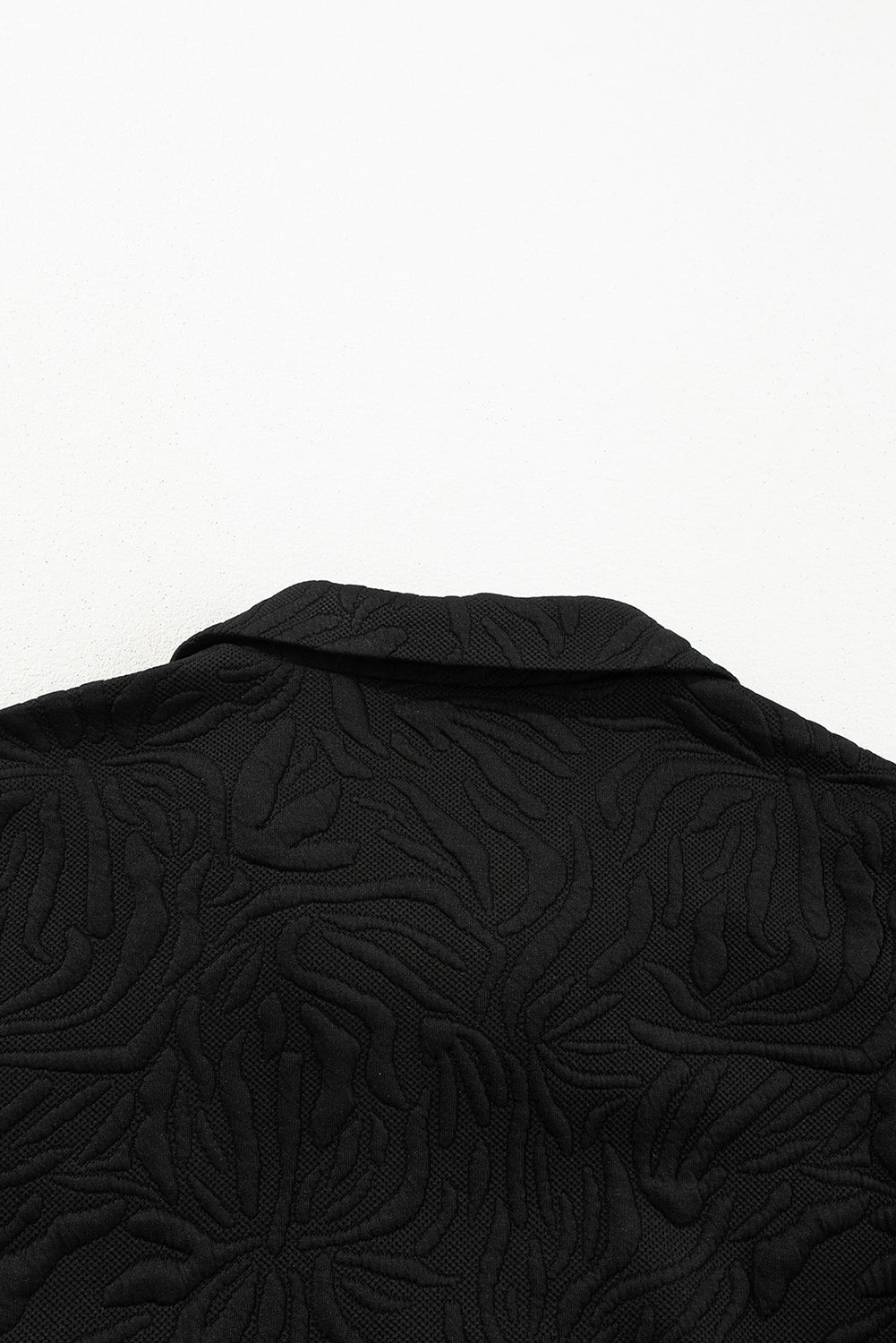 Schwarzes, strukturiertes Jacquard-Minikleid mit Viertelreißverschluss