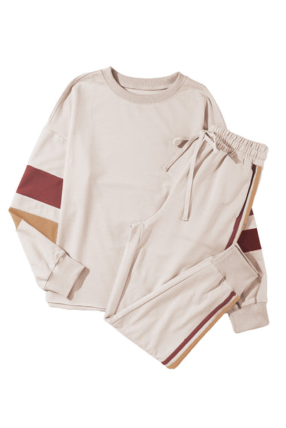 Weißes Lounge-Set mit Farbblockärmeln, kontrastierender Seitennaht