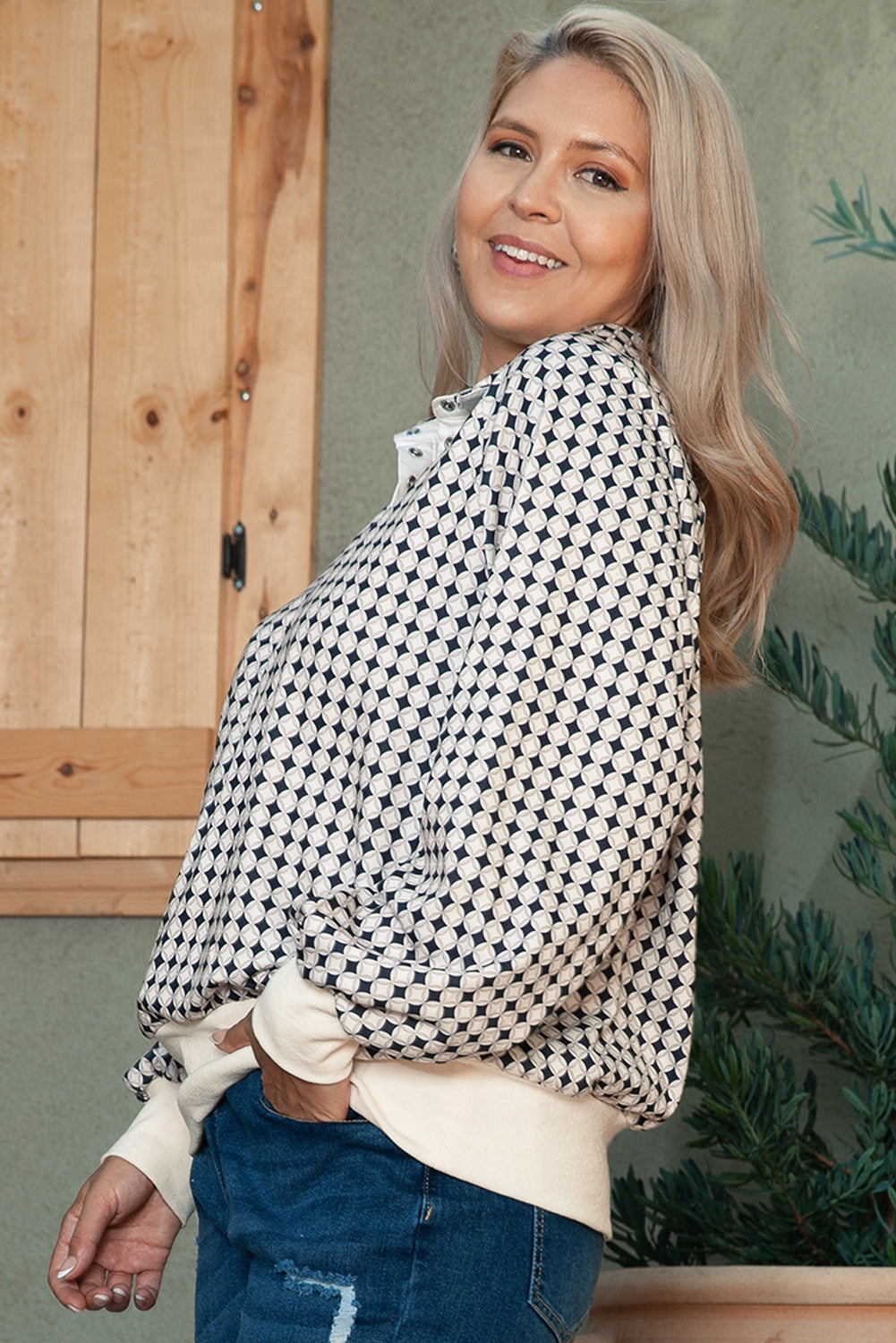 Schwarzes, zweifarbiges Pullover-Sweatshirt mit kontrastierendem Kragen in Übergröße