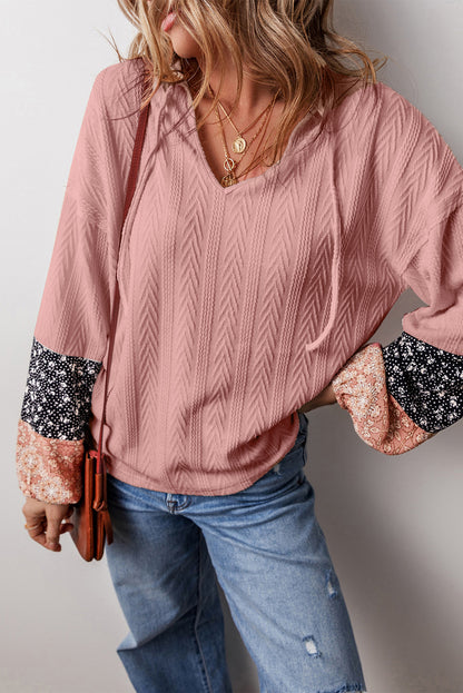 Altrosa Bluse mit V-Ausschnitt und floralem Patchwork-Muster und Kordelzug