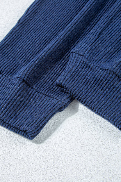 Marineblaues Set aus kurzem Hoodie und Jogginghose mit Kordelzug