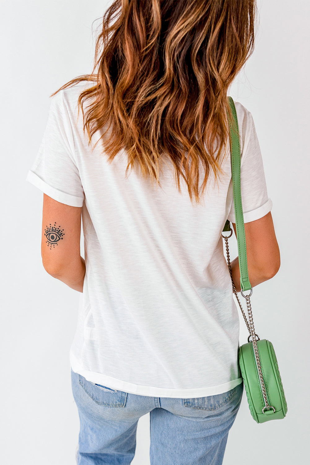 Weißes T-Shirt mit St. Patrick's Day-Glücksbringer und Chenille-Glitzerpatch