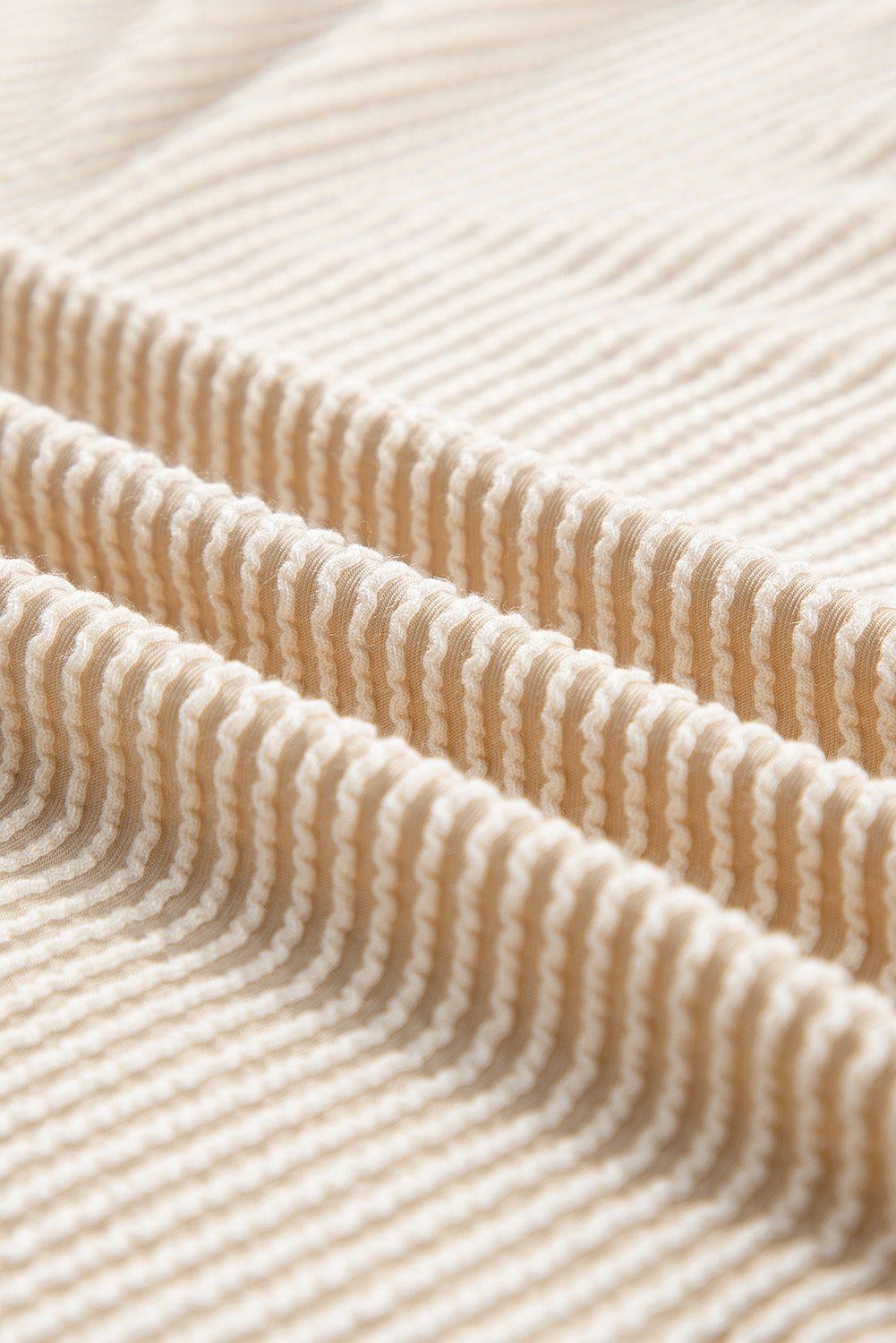 Parchment – Set aus langärmligem Strickoberteil und Shorts mit hoher Taille