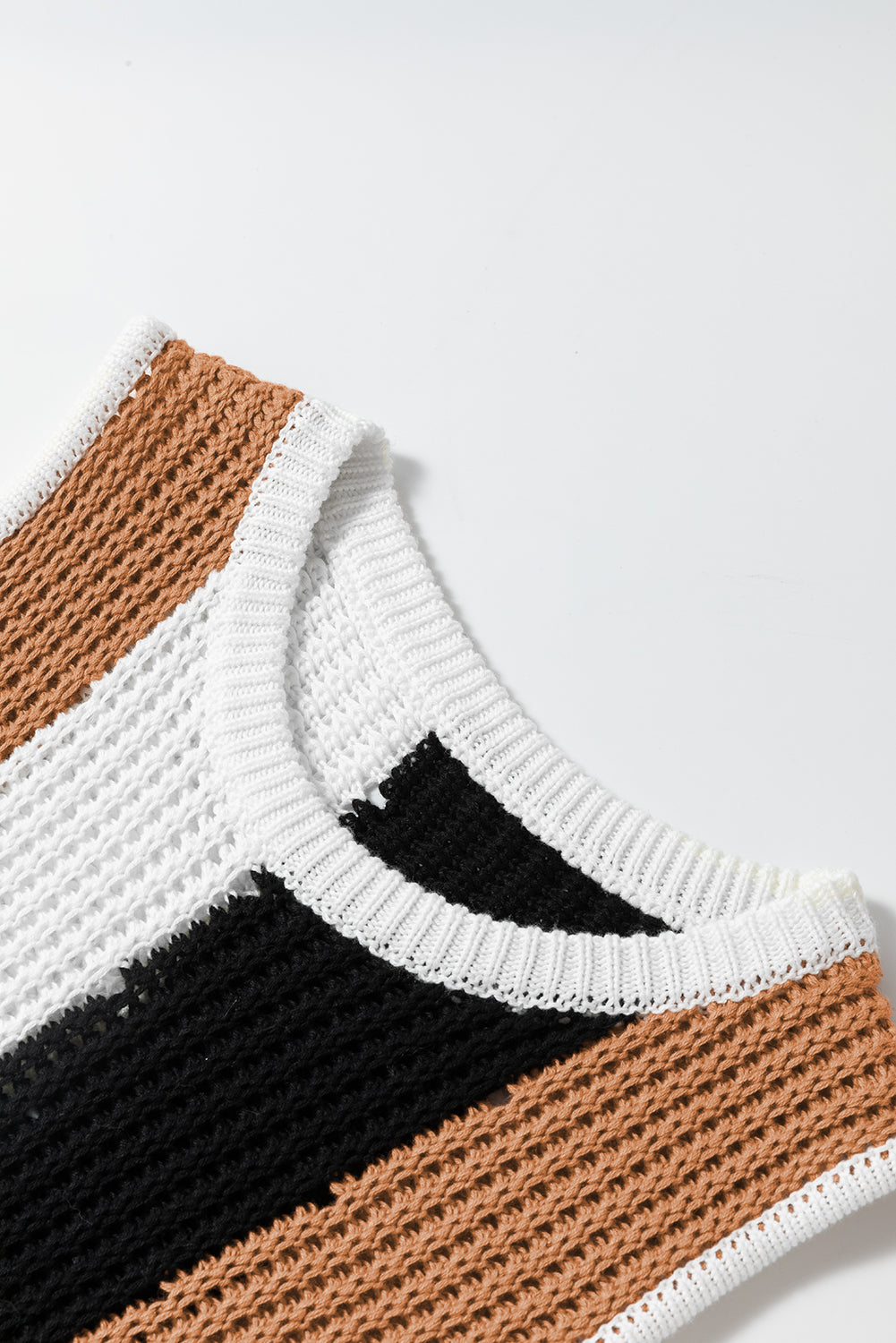 Ärmellose Strickweste mit Streifen-Farbblock in Khaki