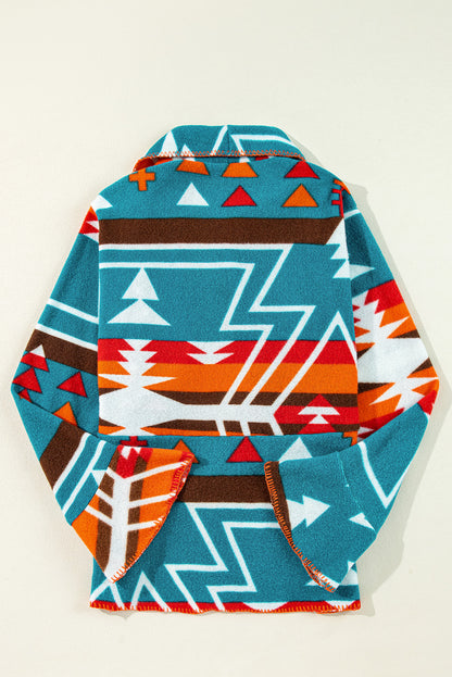 Himmelblaue Jacke mit Revers und Glockenärmeln im Azteken-Print