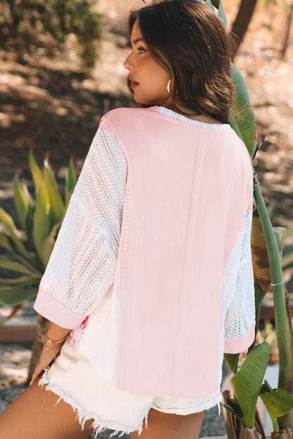Zarte Bluse mit floraler Spitze und Häkel-Patchwork-Fledermausärmeln