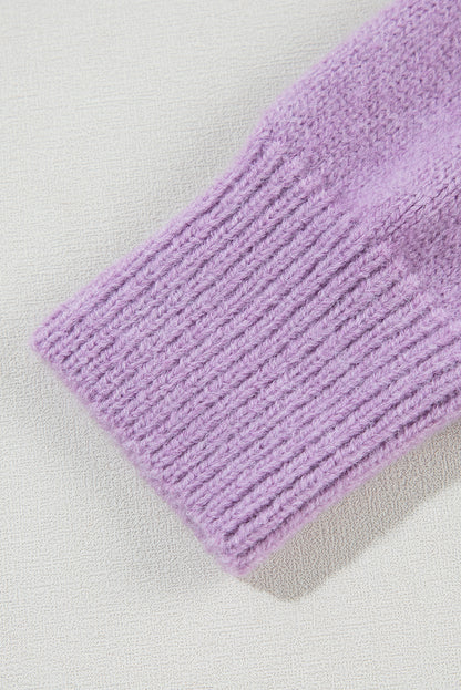 Grüner Pullover mit Chevron-Farbblock und überschnittener Schulter im Rippenstrick
