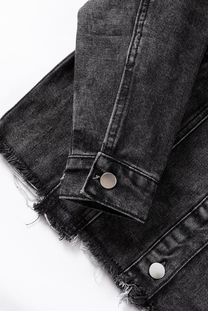Schwarze Jeansjacke mit Kapuze und ausgefranstem Saum