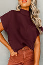 Mineralroter, gerippter Strickpullover mit aufgesetzten Taschen und kurzen Ärmeln