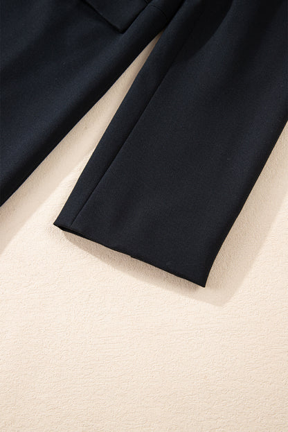 Schwarzer Blazer mit Revers, Pattentasche und Knöpfen