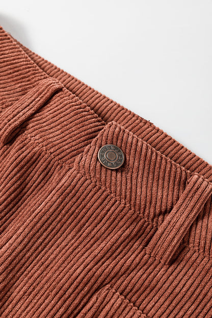 Braune Cordhose mit hoher Taille und eckigen Taschen