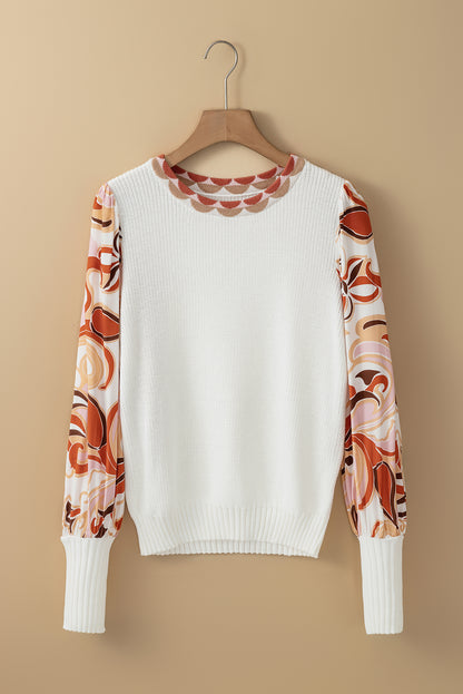 Weißer Pullover mit Blumenaufnähern und Bischofsärmeln