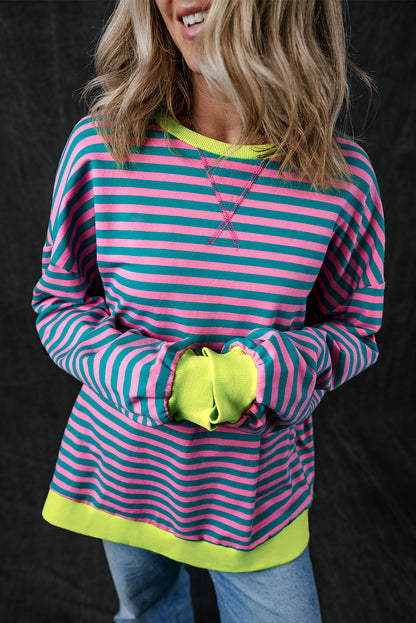 Übergroßes Pullover-Sweatshirt mit Kontrastbesatz und grünen Streifen