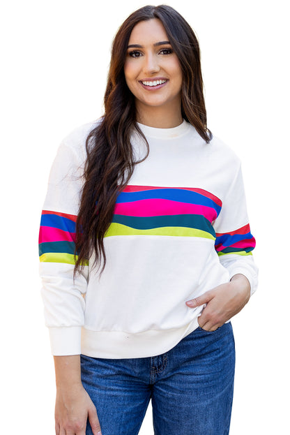 Weißes, langärmliges T-Shirt mit bunten Streifen