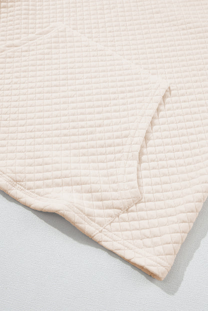 Aprikosenfarbenes Stepp-Sweatshirt mit hohem Kragen und Kängurutasche