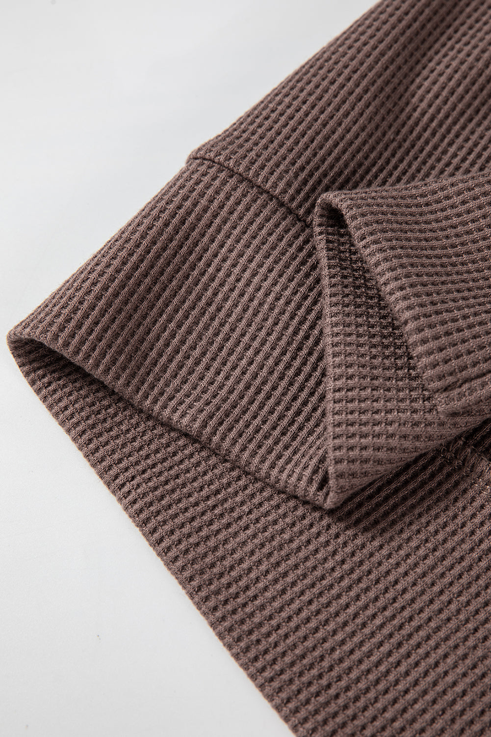 Kaffeefarbener, übergroßer Kapuzenpullover mit Waffelstrick und Fleecefutter