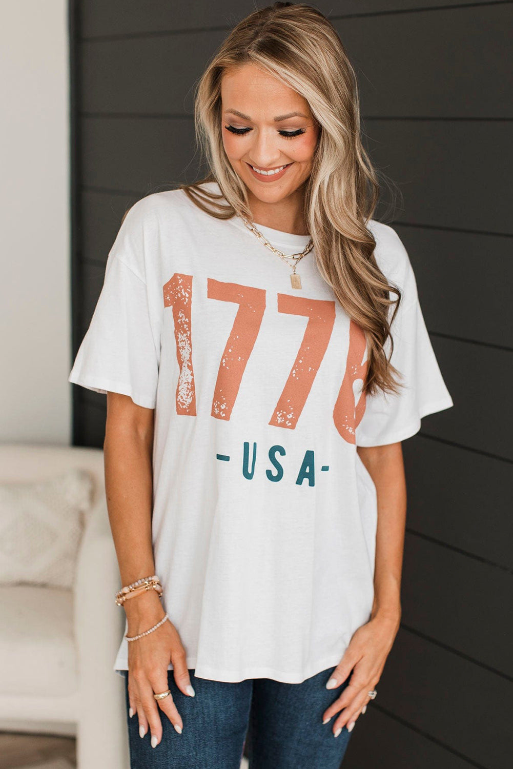 Weißes T-Shirt mit USA-Vintage-Grafik von 1776