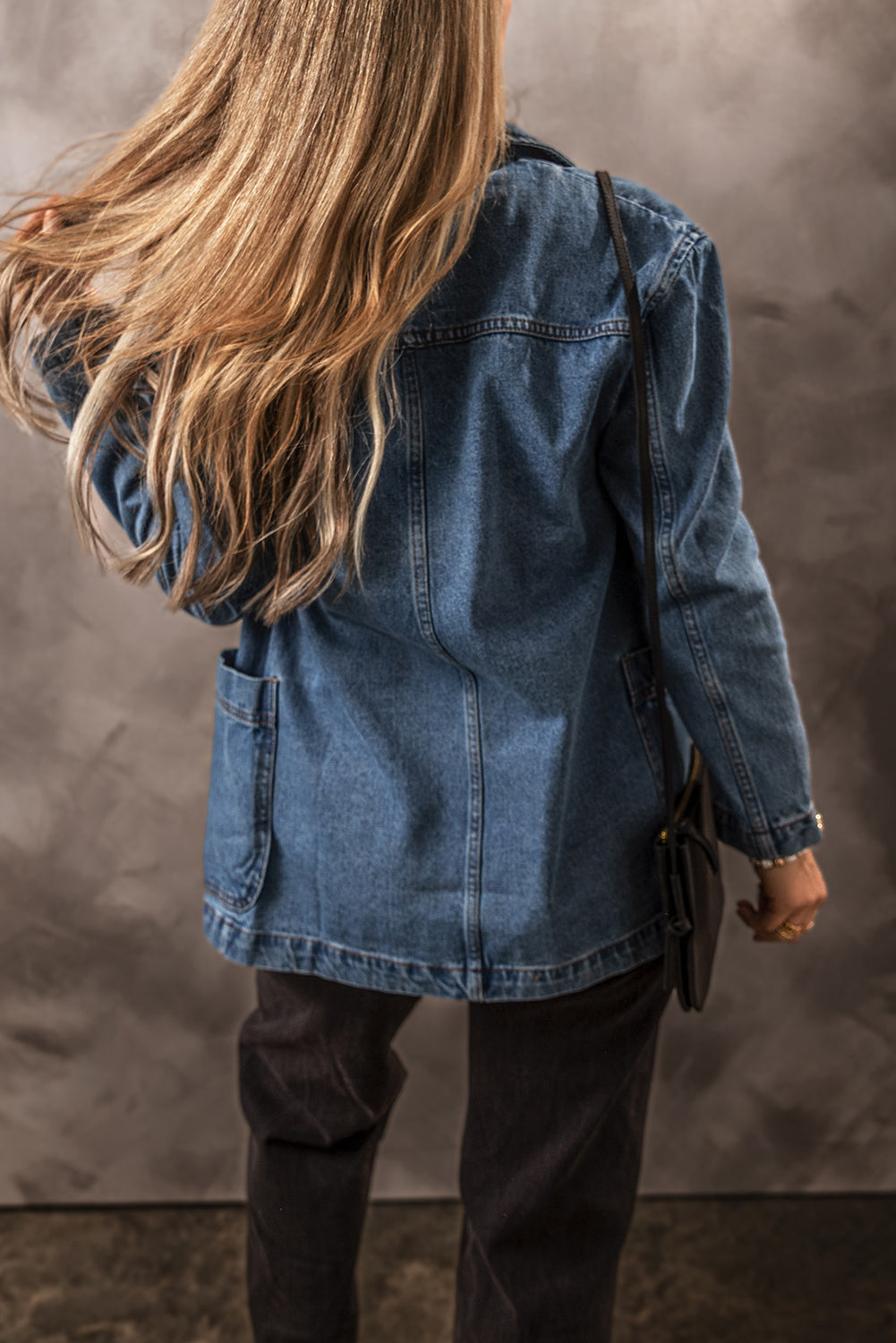 Segelblaue Jeansjacke mit Seitentaschen und Reverskragen