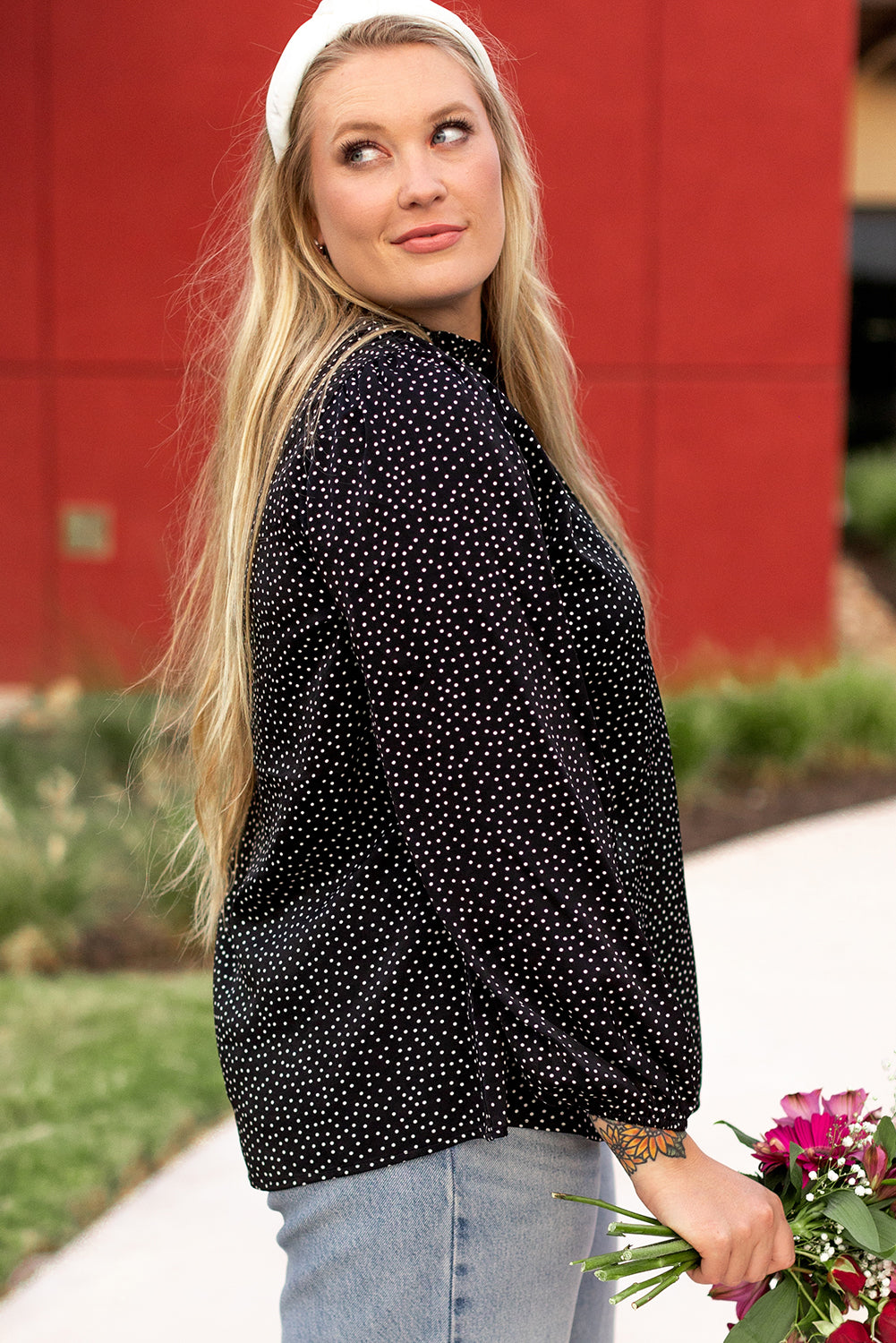 Schwarze Bluse mit V-Ausschnitt und Leopardenmuster in Übergröße