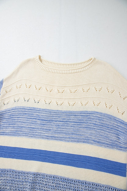 Hellblauer Pullover mit offenen Maschen und Puffärmeln