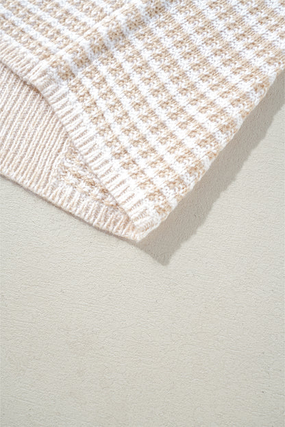 Haferflockenfarbener Strickpullover mit gemischtem Muster und Schlüssellochausschnitt und überschnittener Schulter