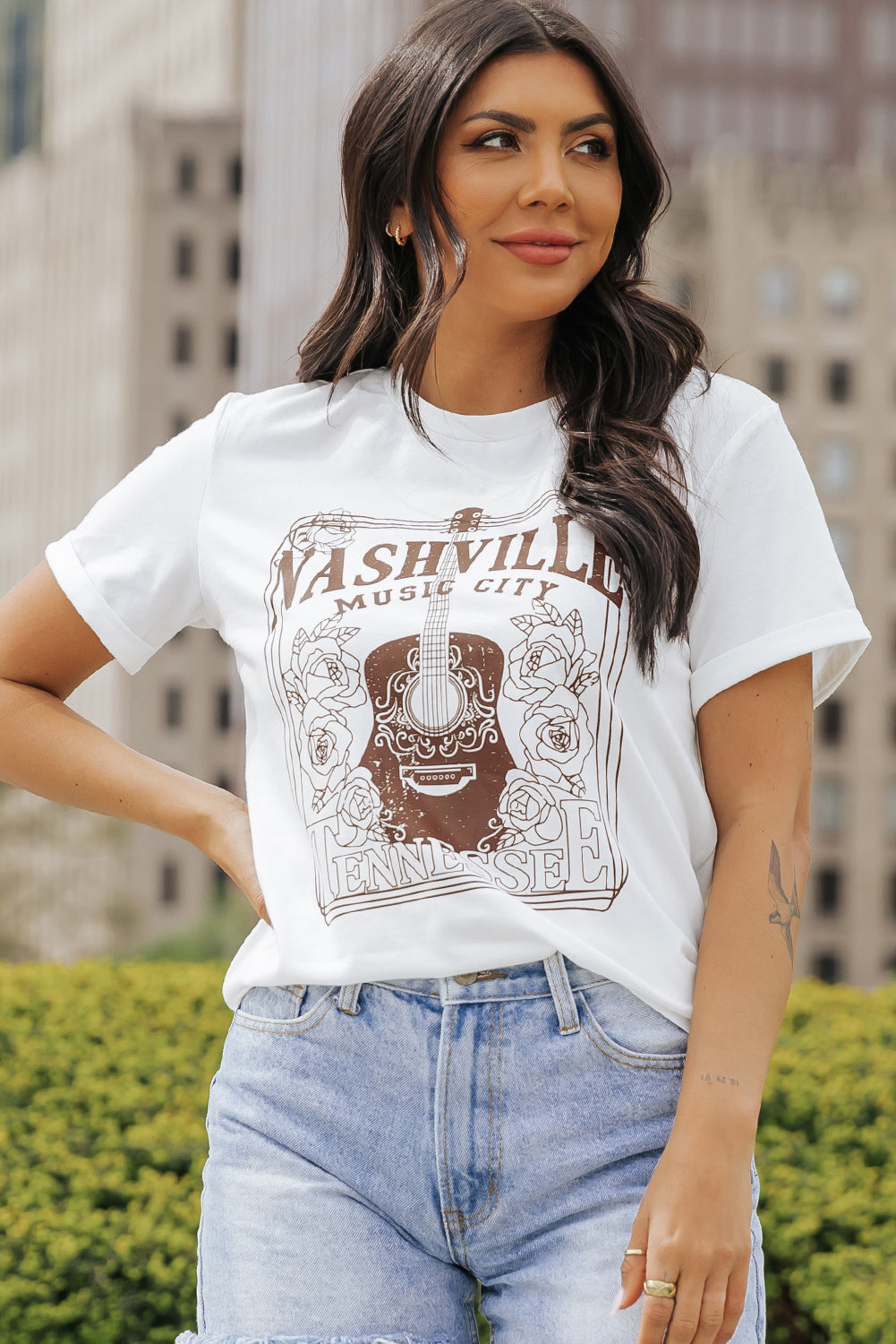 Weißes T-Shirt mit Rundhalsausschnitt und Grafik „NASHVILLE MUSIC CITY“