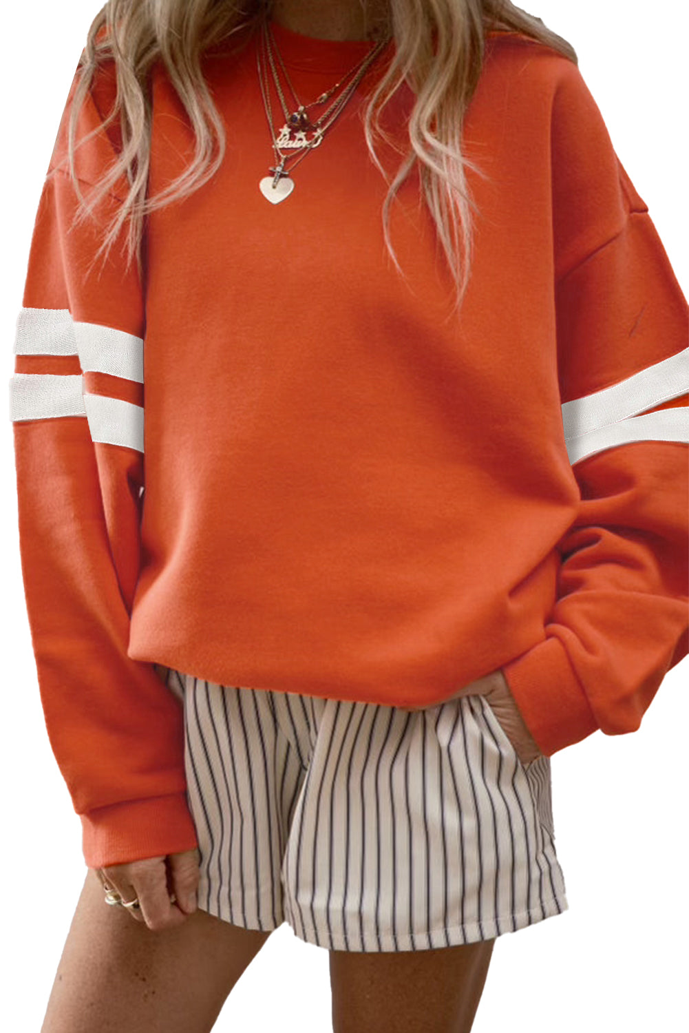 Orangefarbenes Oversize-Sweatshirt mit College-Streifen und überschnittener Schulter