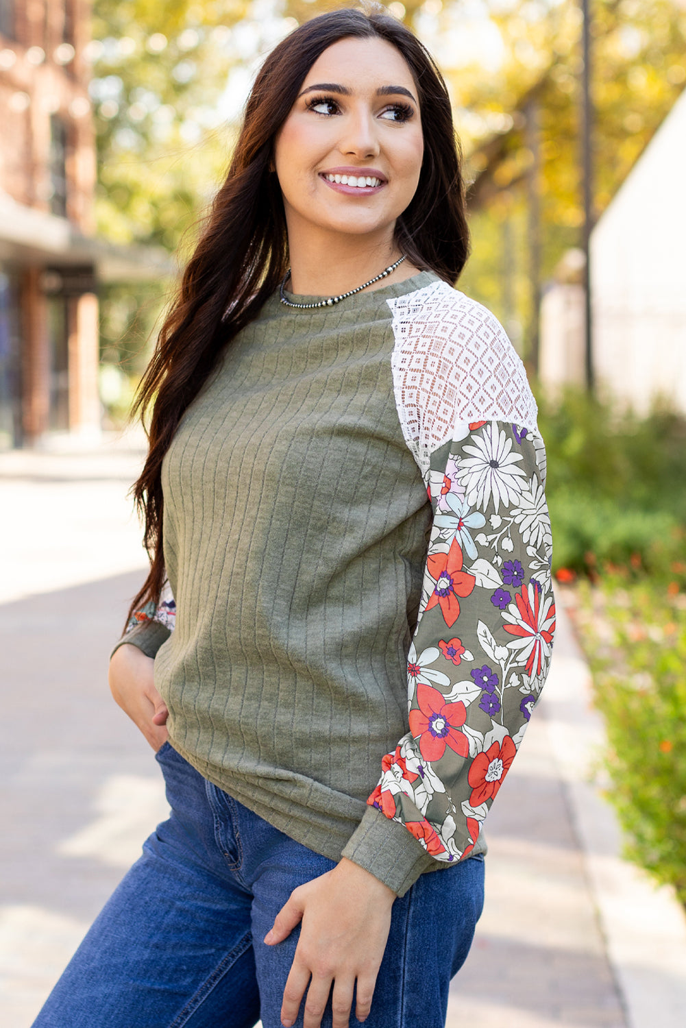 Laurel Green – Langärmlige, gerippte Bluse mit Blumen-Patchwork