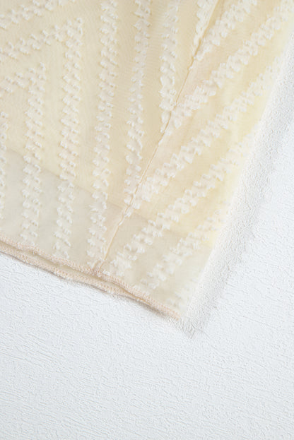 Aprikosenfarbenes Minikleid mit V-Ausschnitt, transparenten Puffärmeln und Knoten