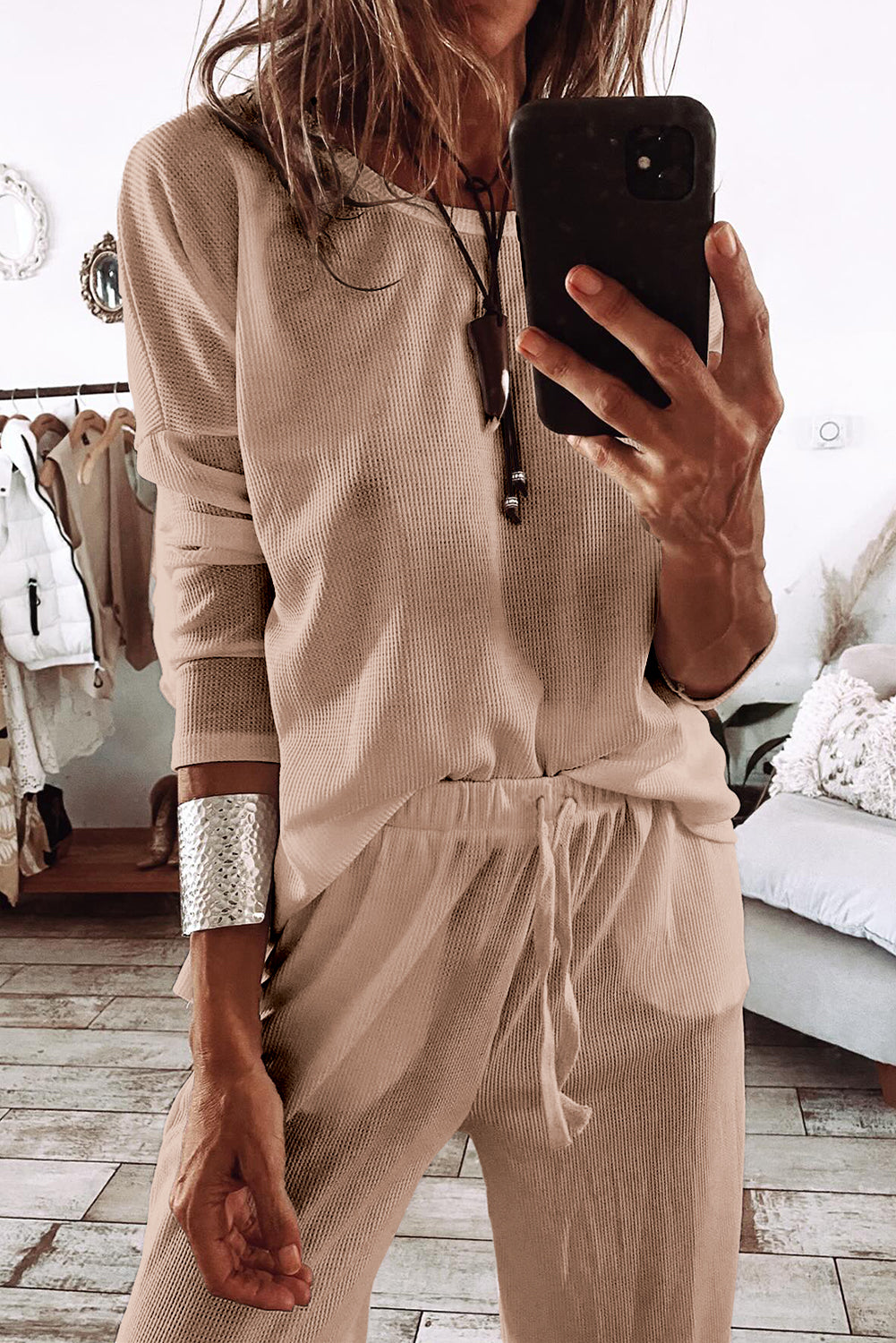 Lounge-Set mit langärmligem T-Shirt und Hose in Pergamentstruktur
