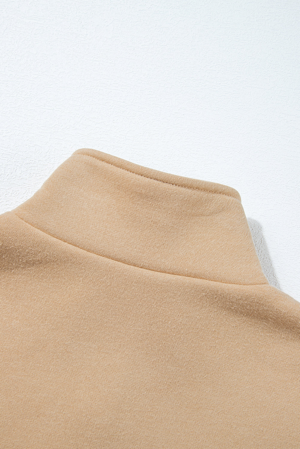 Parchment Solid Set aus Sweatshirt mit halben Knöpfen und Jogginghose mit hoher Taille
