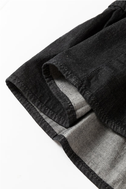 Schwarzes Chambray-Minikleid mit Rüschen, 3/4-Ärmeln, Stufen und V-Ausschnitt
