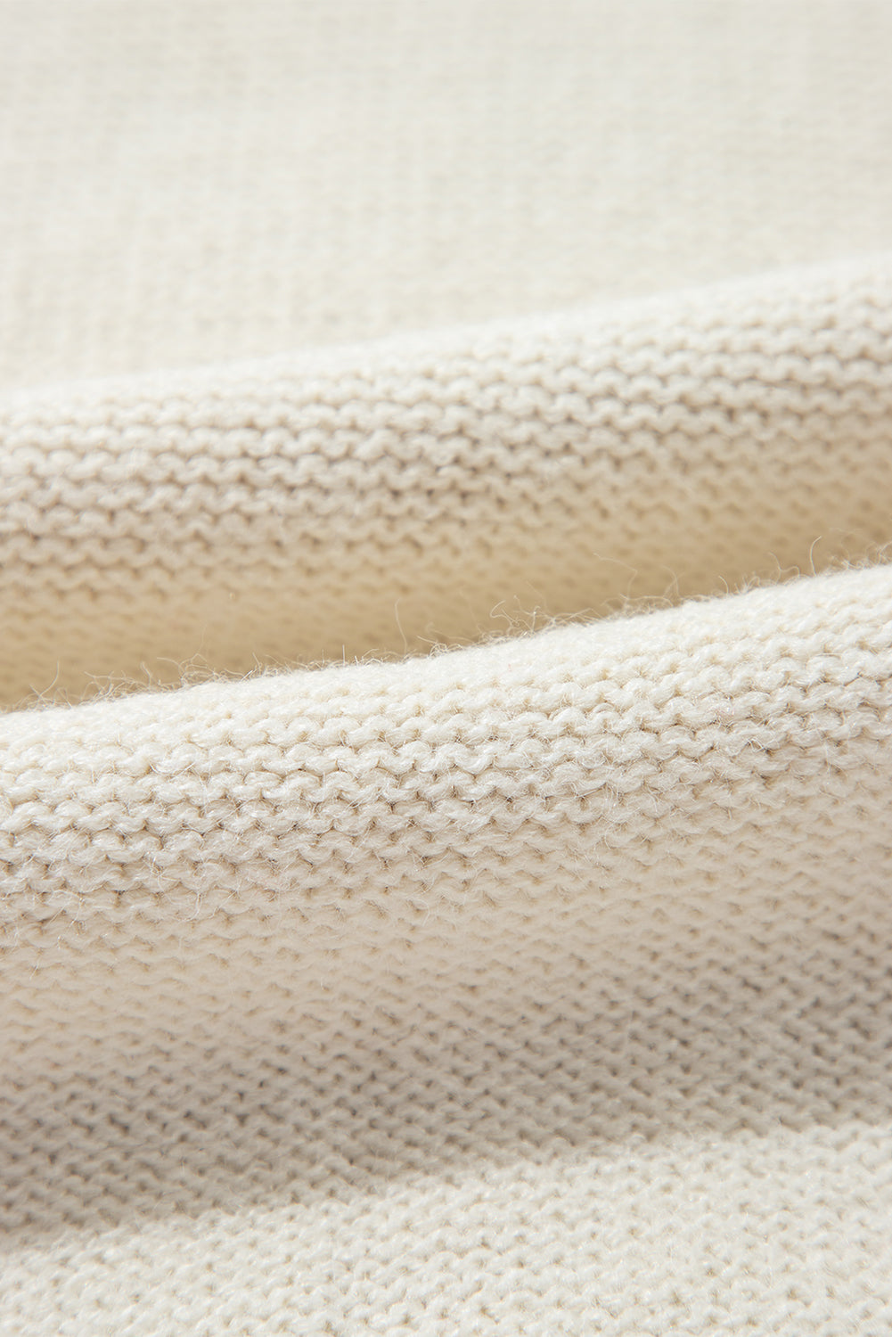 Pullover mit überschnittener Schulter und aufgesetzter Tasche in Colorblock-Optik in Gold Flame