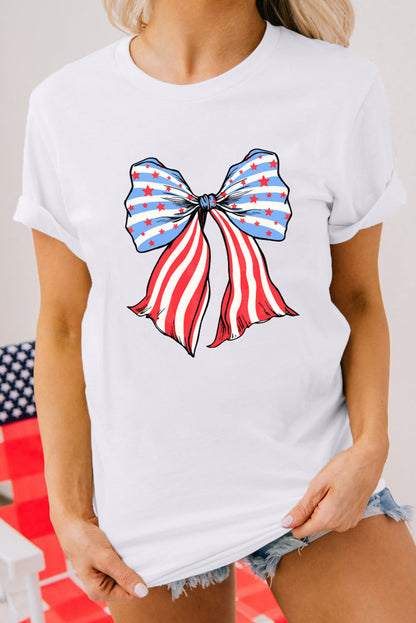 Weißes T-Shirt mit Streifen und Sternen und Schleifenmuster