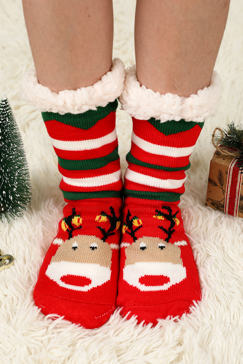 Feurig rote Weihnachts-Cartoon-Muster Wollstricksocken