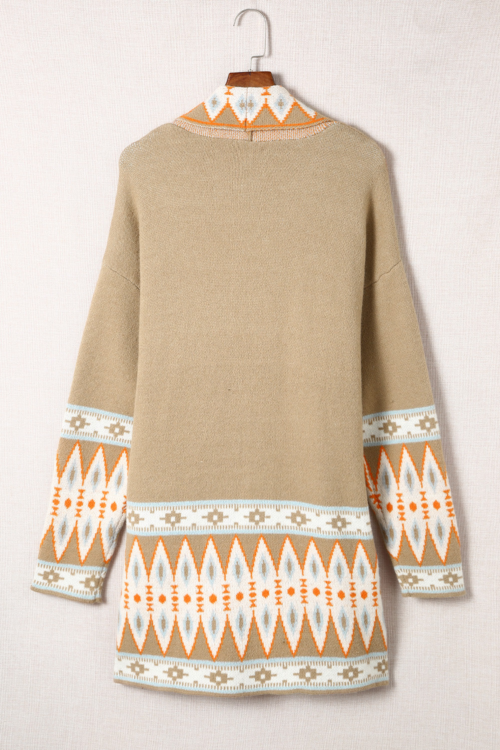 Khakifarbene Strickjacke mit Aztekenmuster und offener Vorderseite