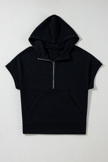 Schwarzer, kurzärmliger Hoodie mit halbem Reißverschluss und Kängurutasche