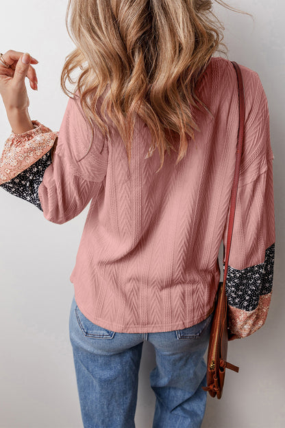 Altrosa Bluse mit V-Ausschnitt und floralem Patchwork-Muster und Kordelzug
