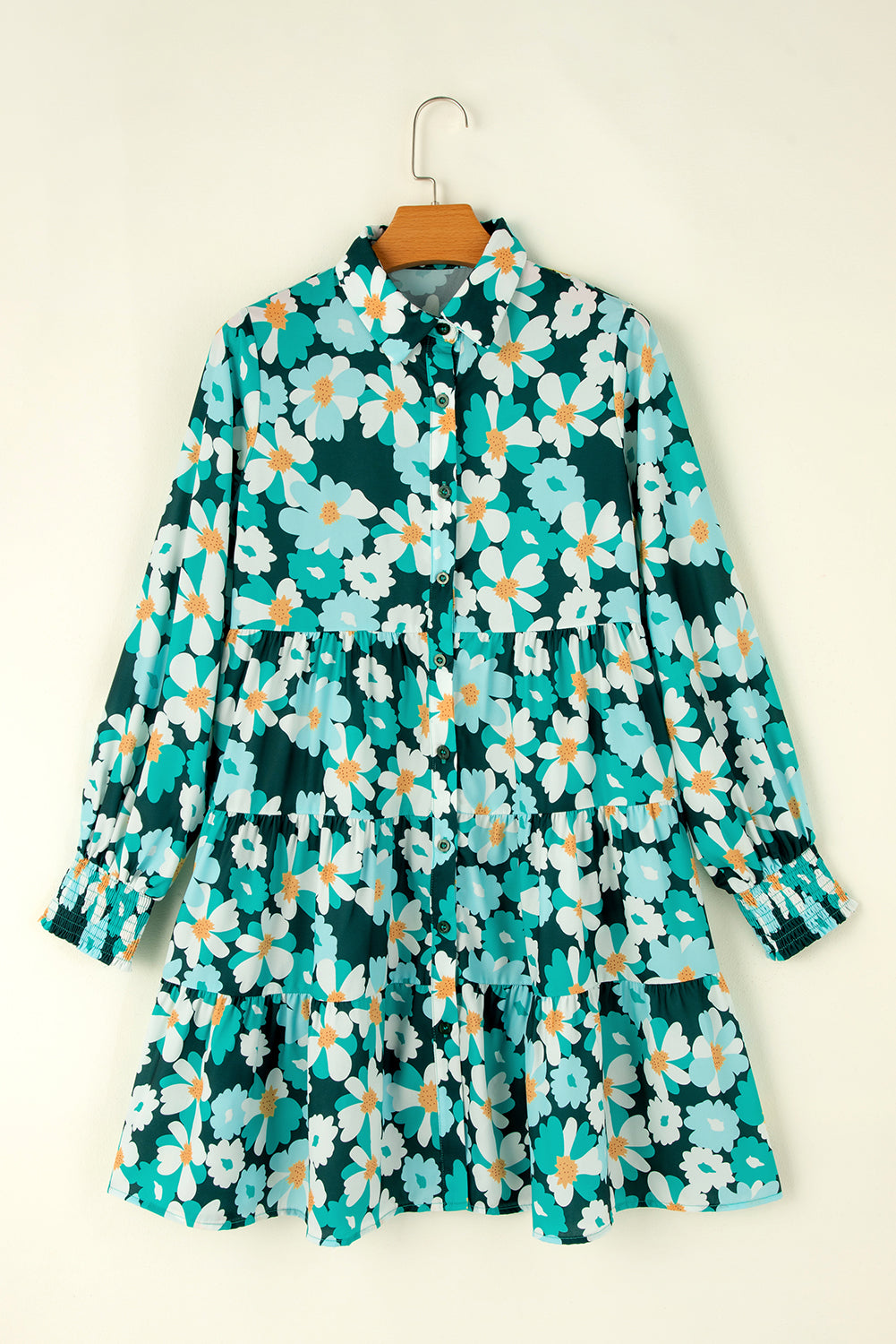 Grünes, gestuftes Hemdkleid mit langen Puffärmeln und Blumenmuster
