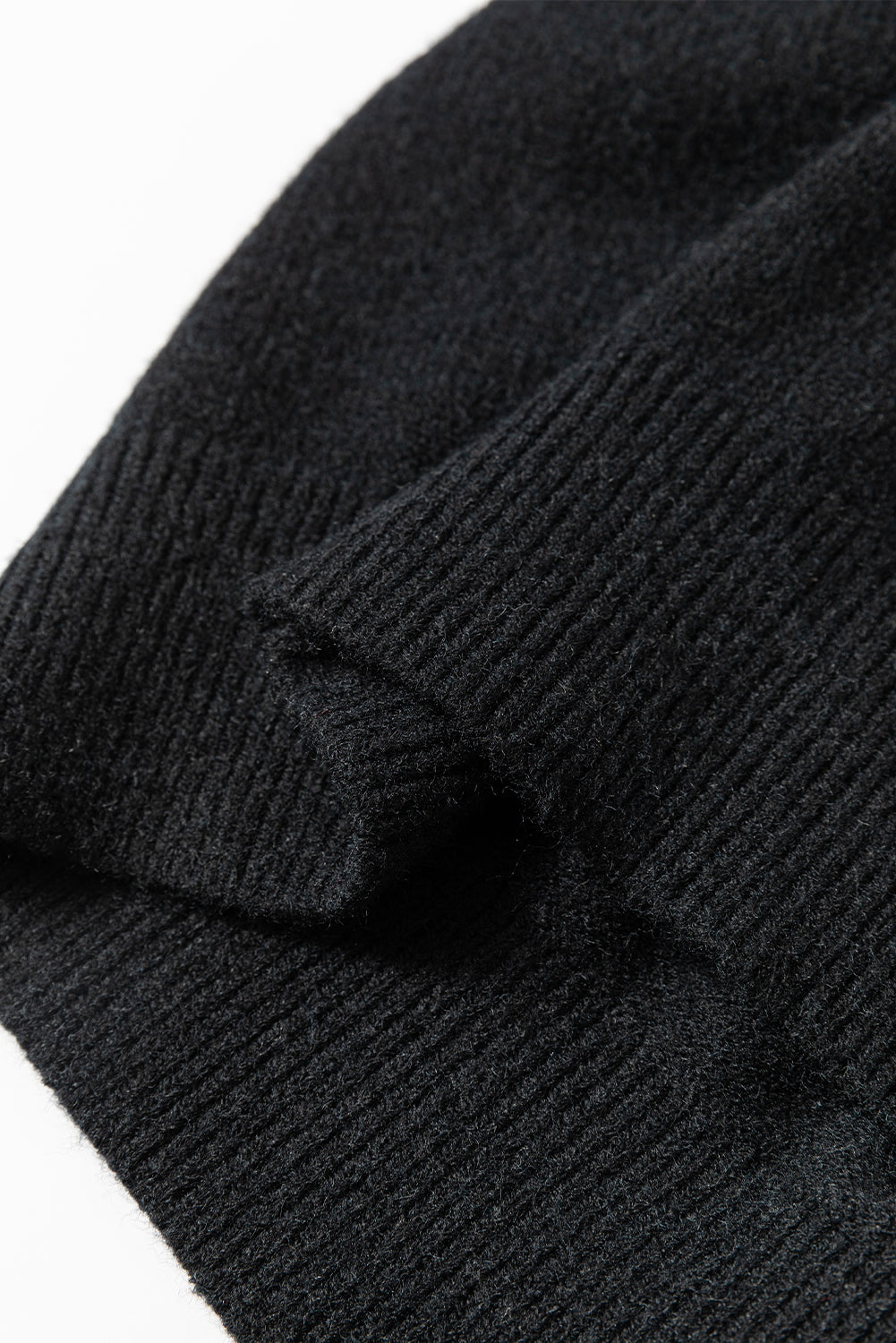 Schwarzer Pullover mit Colorblock-Streifen und V-Ausschnitt