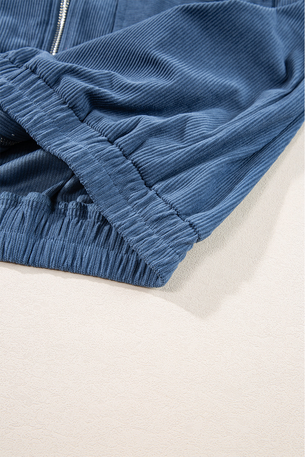 Echte blaugrüne Cordjacke mit Kordelzug, Kapuze und Reißverschluss
