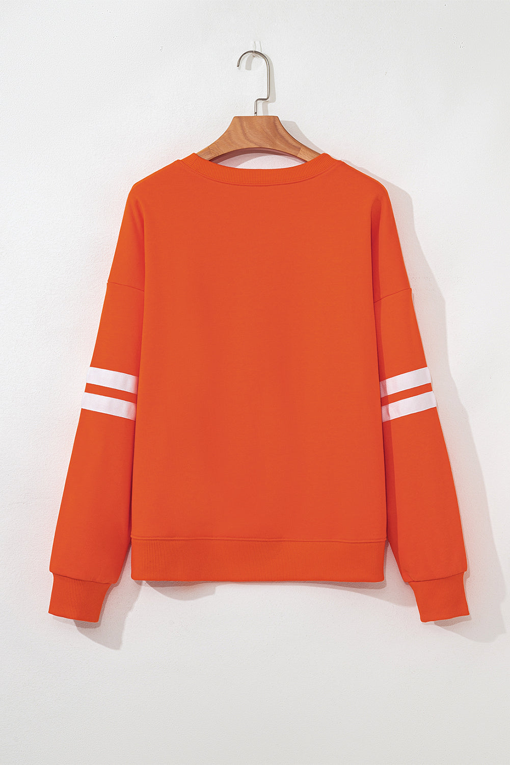 Orangefarbenes Oversize-Sweatshirt mit College-Streifen und überschnittener Schulter