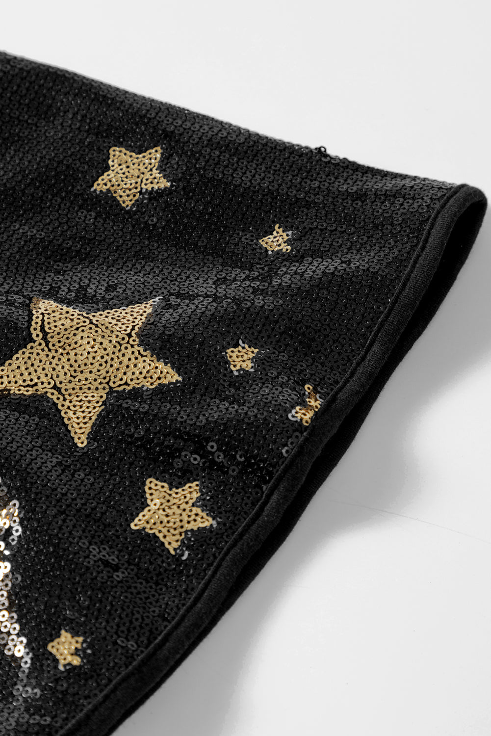 Schwarzes Top mit halblangen Ärmeln und Pailletten