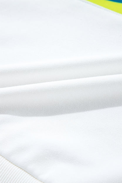Weißes, langärmliges T-Shirt mit bunten Streifen