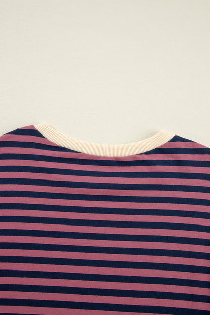 Oversize-Pullover mit rotem Streifenmuster und Kontrastbesatz