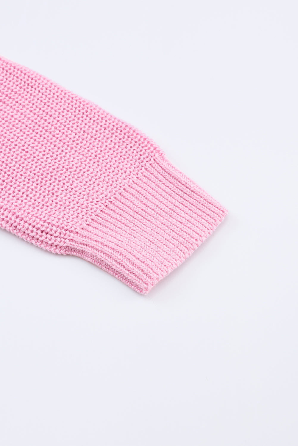 Rosa Rippstrickpullover mit V-Ausschnitt