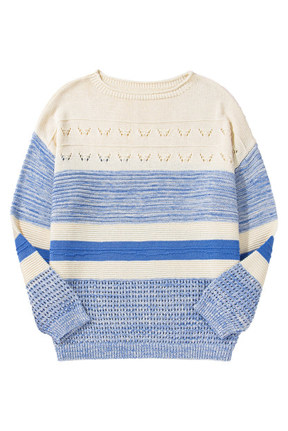 Hellblauer Pullover mit offenen Maschen und Puffärmeln